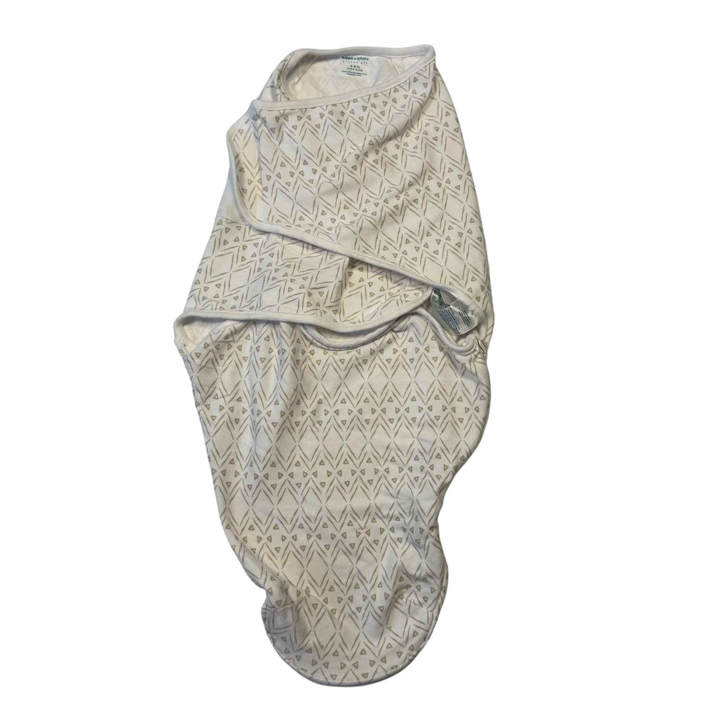 aden + anais essentials Easy Swaddle Wrap, White Geometric, Size Medium (4–6 Months) - Ready Kids Canada