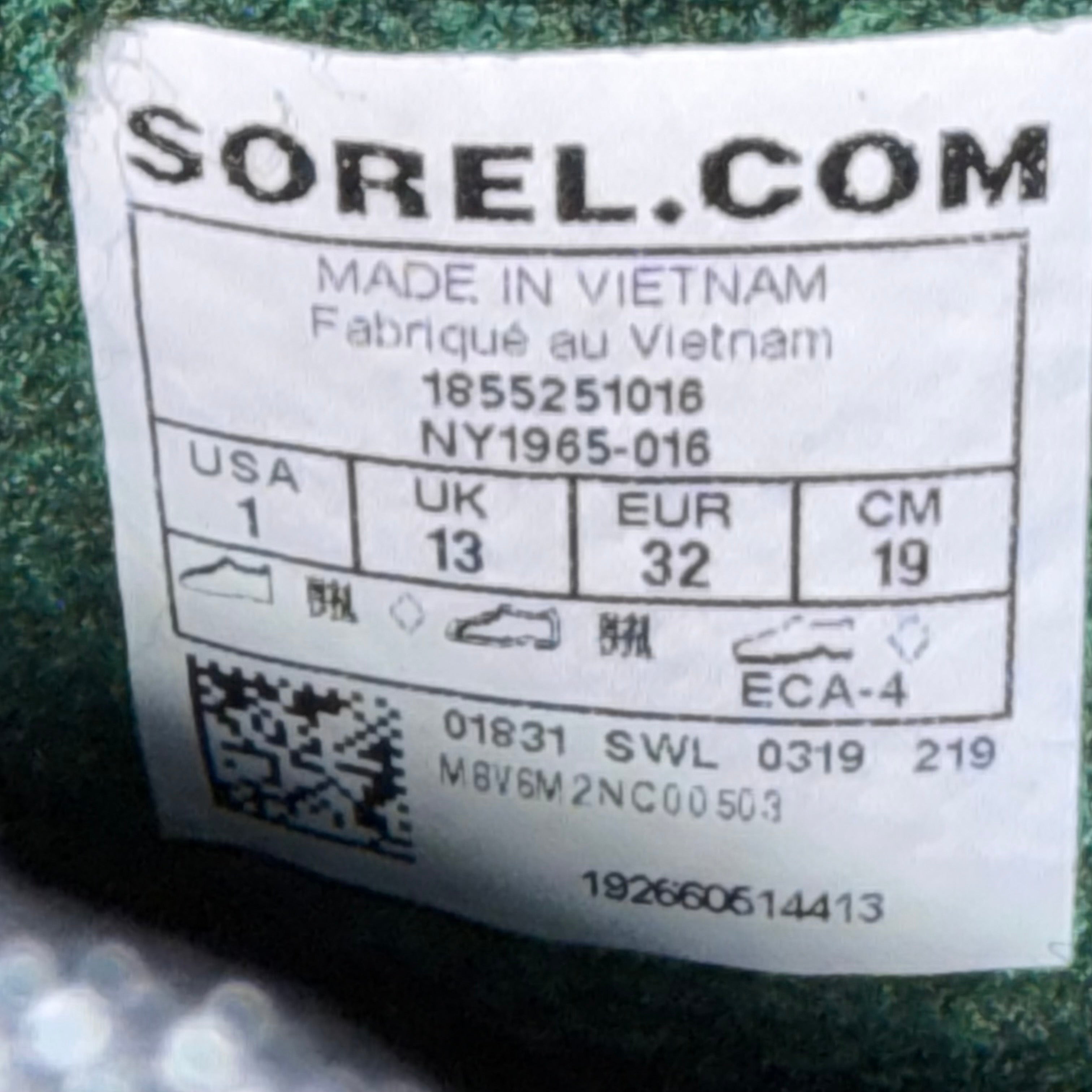 Sorel big kid size 1 Flurry winter snow boots waterproof insulated