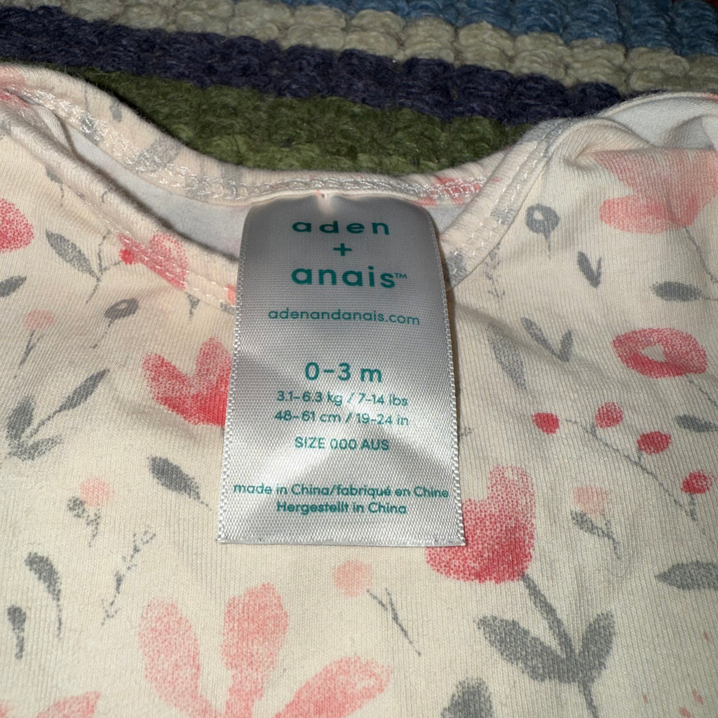 Aden and Anais knotted sleep gown 0-3 months