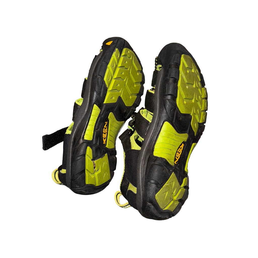 Keen big kid size 2 Newport H2 sandals - Ready Kids Canada