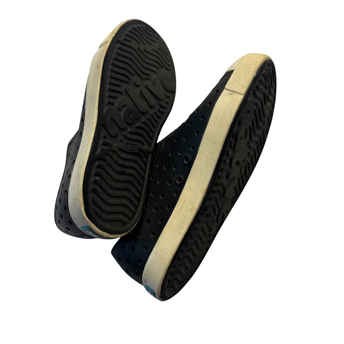 Native Shoes Jefferson Black Slip-On Sneakers Size Big Kid 2 - Ready Kids Canada
