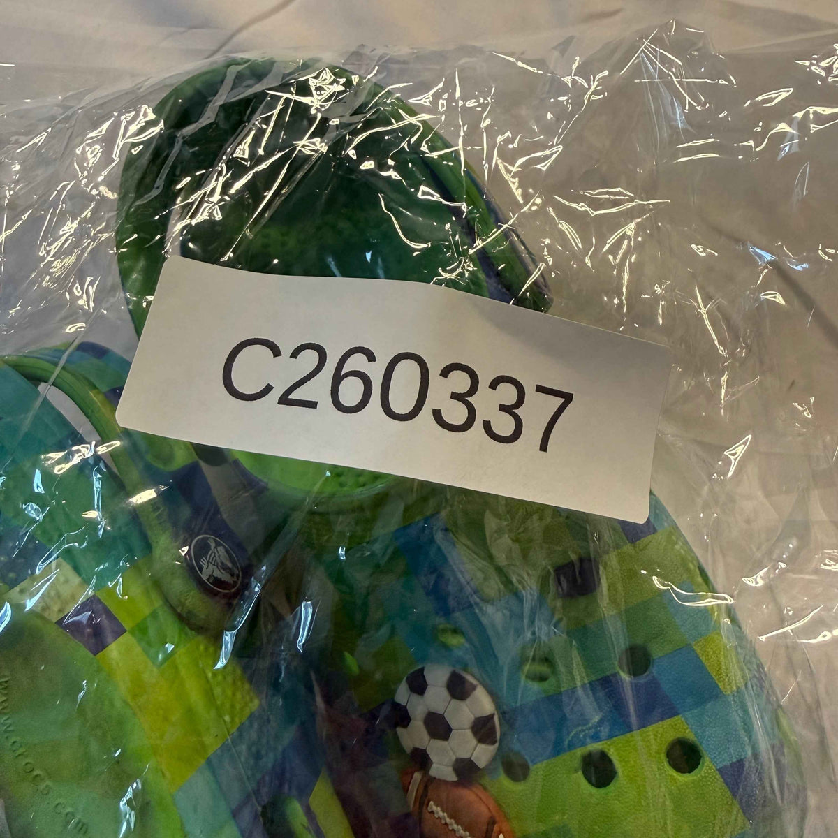 Minecraft x Crocs Classic Clog – Green Blue Pixelated Big Kid Size 1 With Jibbitz - Ready Kids Canada