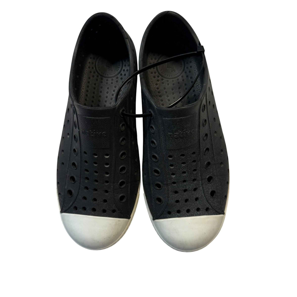 Native Shoes Kids' Jefferson Slip-On Water Shoe (Regatta Black) size 1 shoes  - Ready Kids Canada