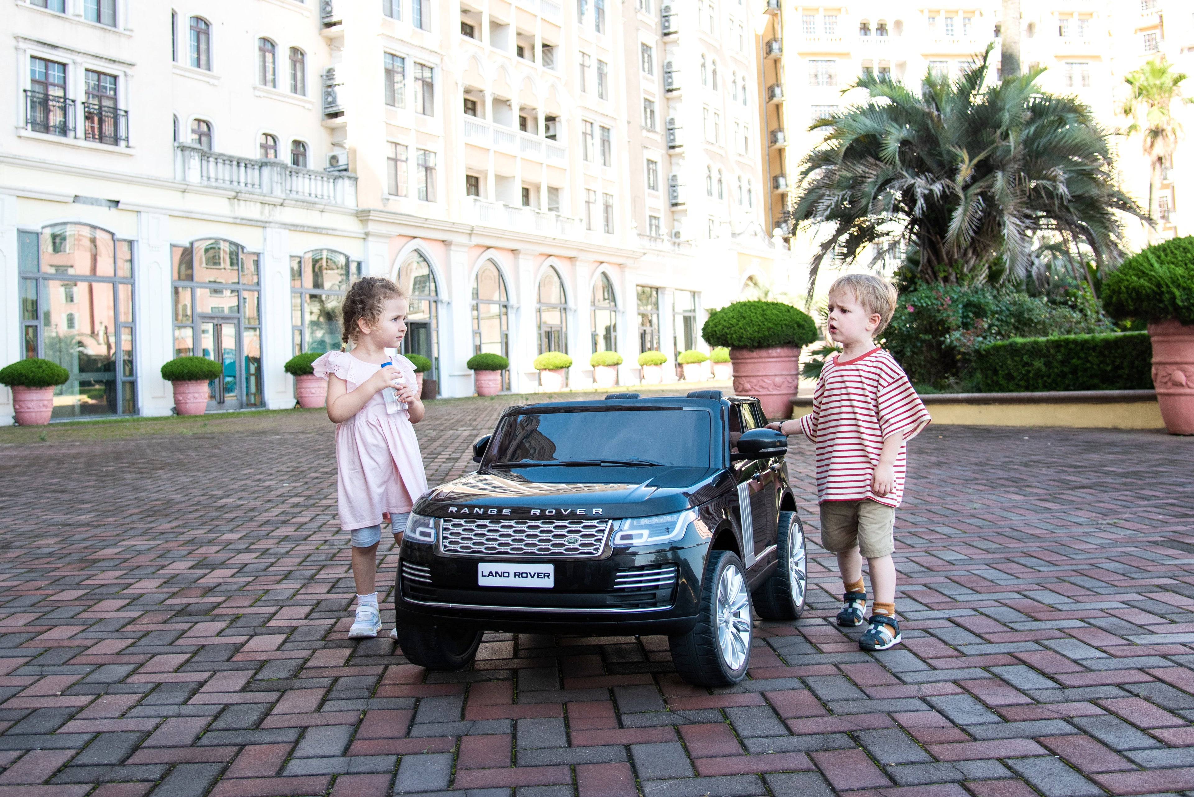 2026 Range Rover HSE 2 Seater 24V Kids Ride On Car With Remote Control DELUXE MODEL WITH LEATHER SEATS AND RUBBER TIRES