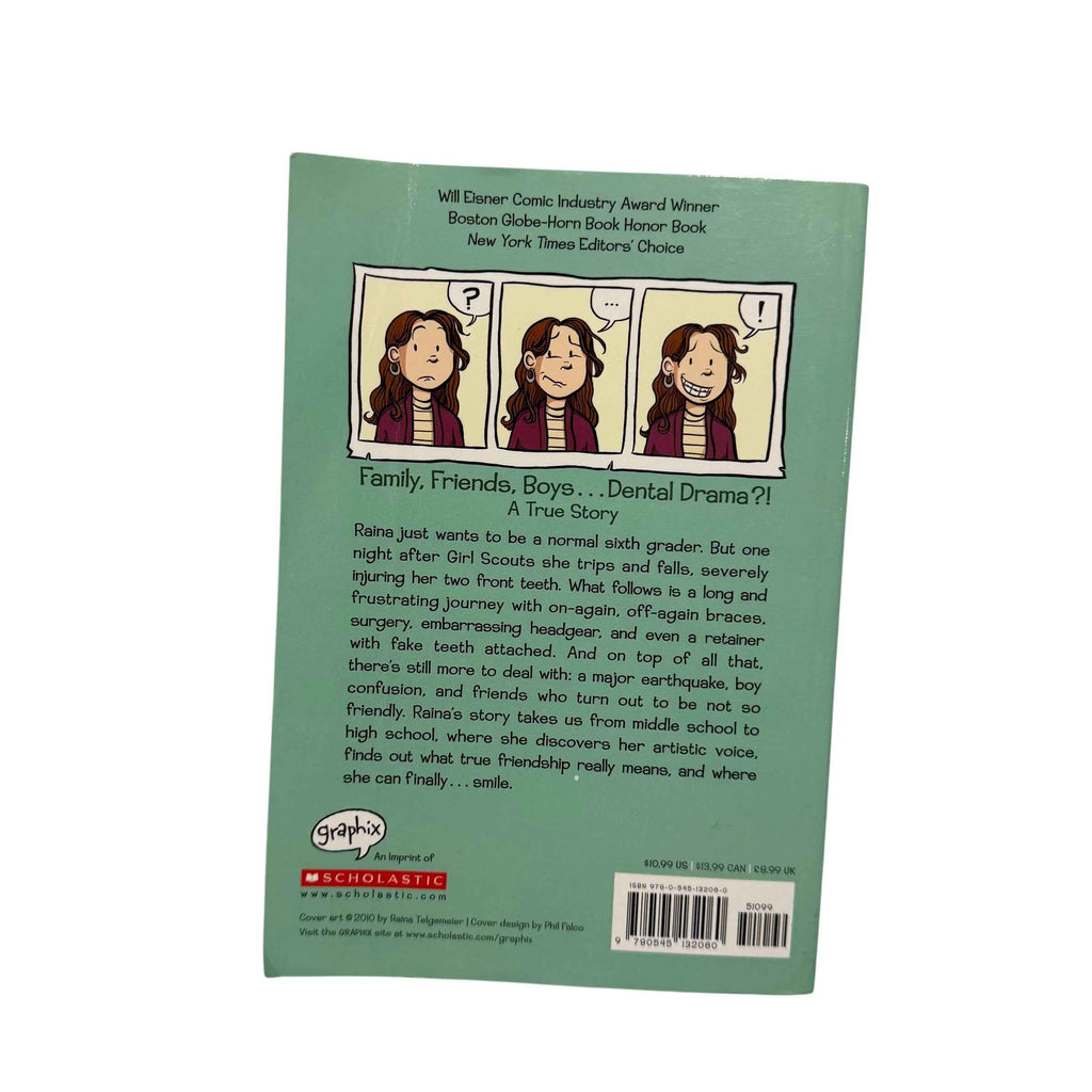 Smile Graphic Novel - Raina Telgemeier